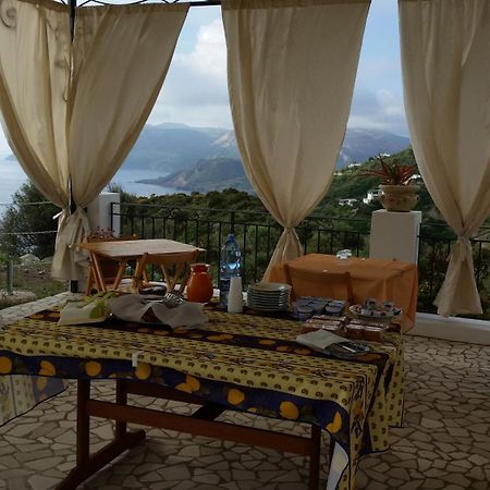 ليباري B&B Villa Maristella المظهر الخارجي الصورة