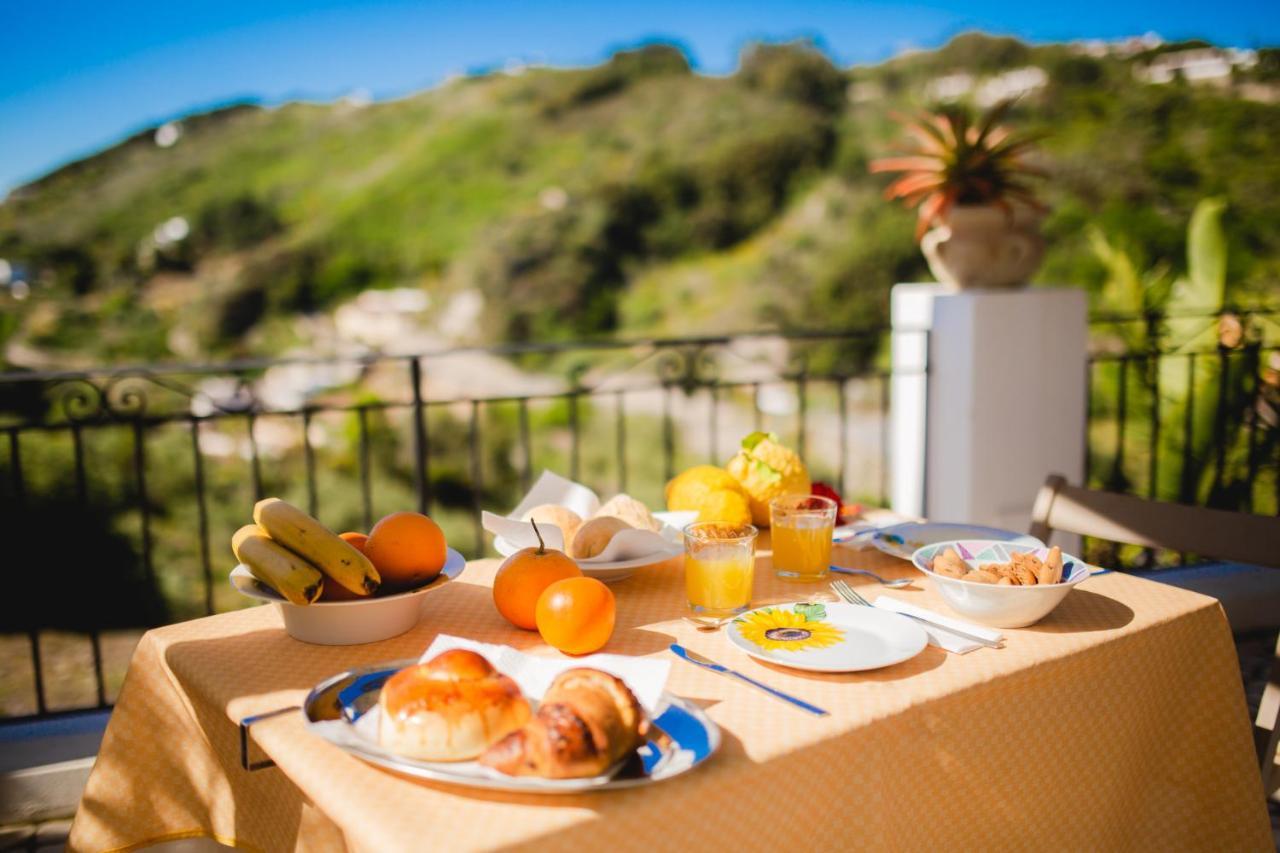 ليباري B&B Villa Maristella المظهر الخارجي الصورة