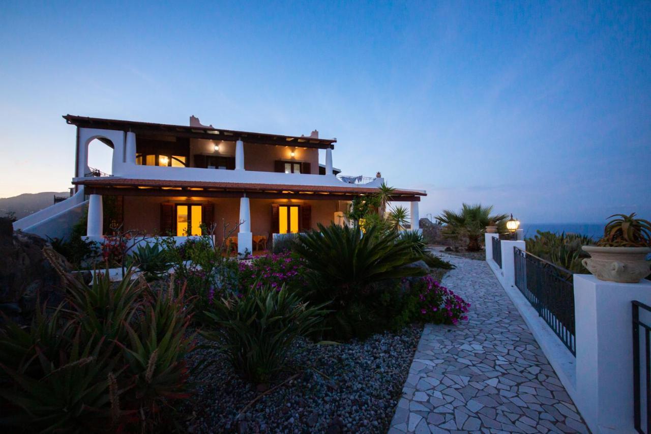 ليباري B&B Villa Maristella المظهر الخارجي الصورة