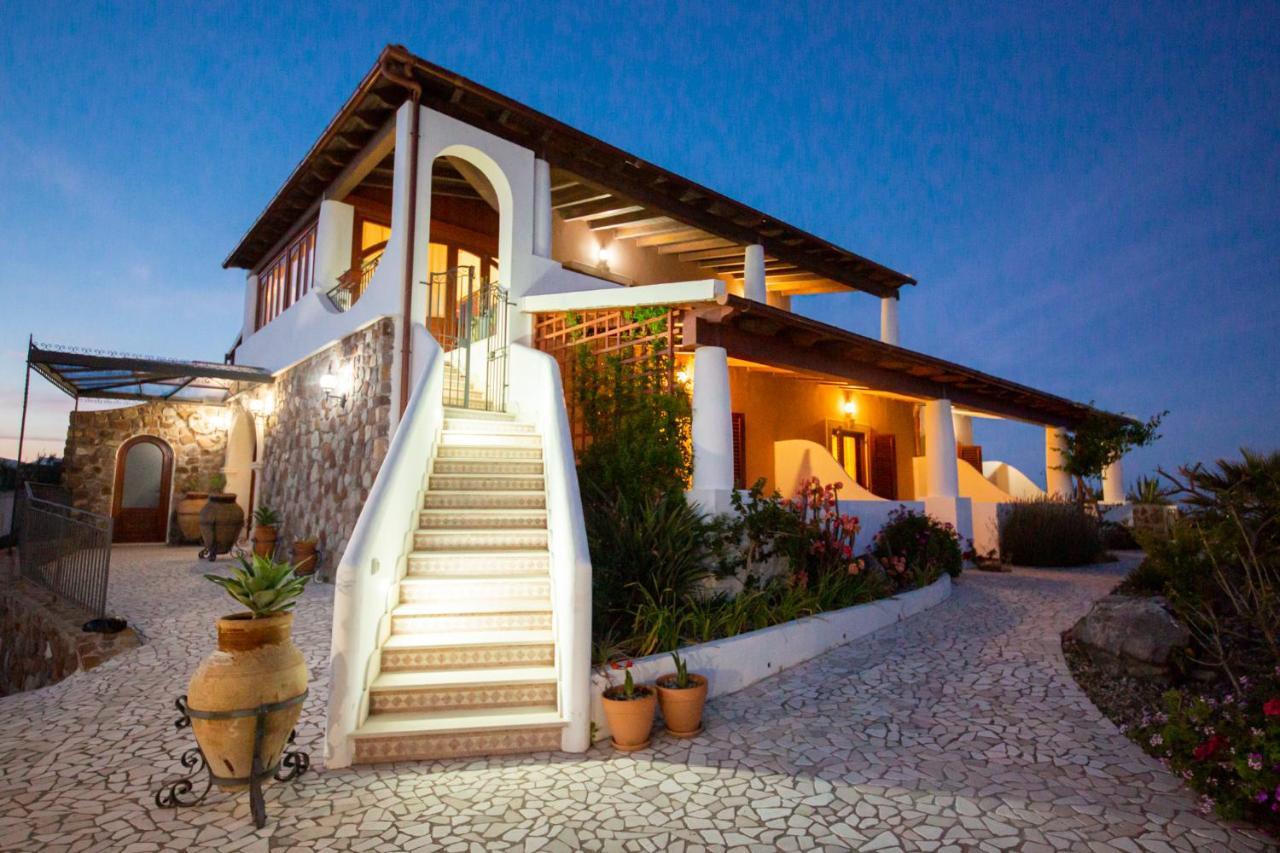 ليباري B&B Villa Maristella المظهر الخارجي الصورة